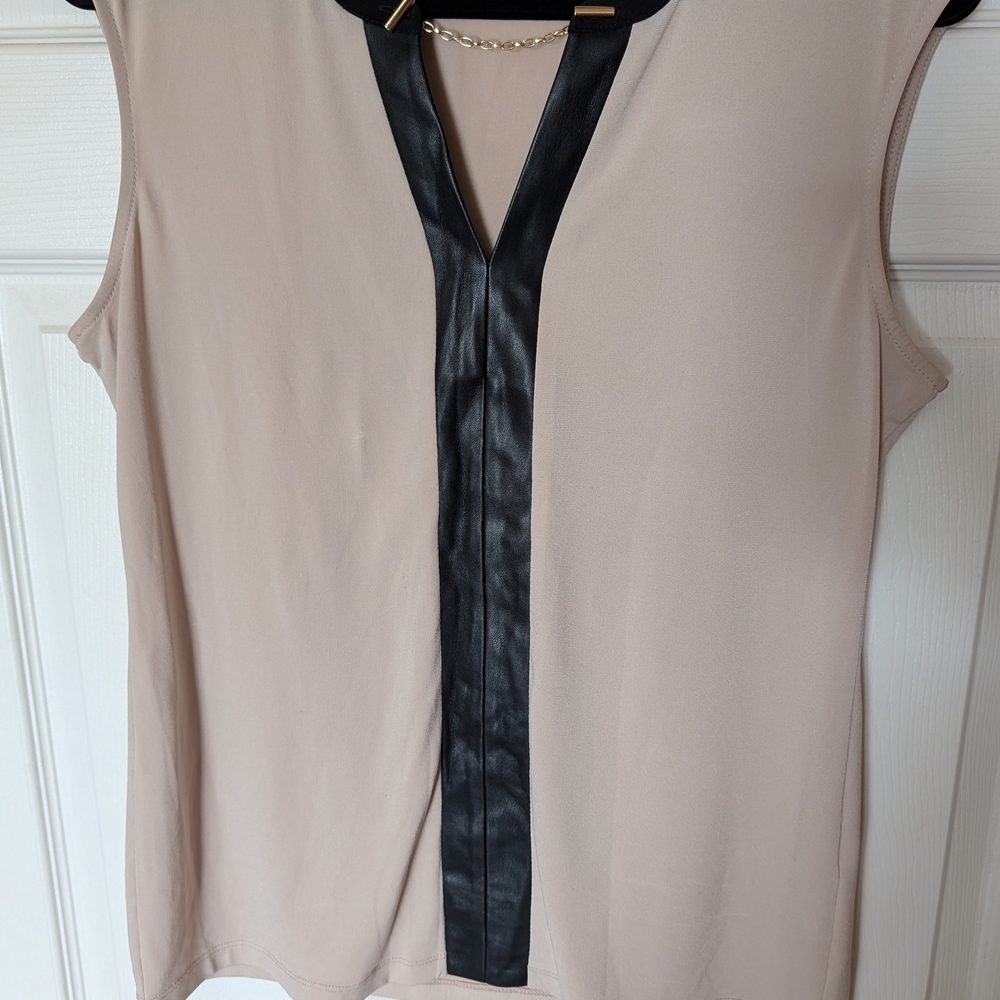 Calvin Klein Beige Sleeveless Blouse with Black Trim and Gold Chain - Picture 3 of 4